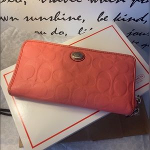💯% Authentic Coach Pink Peach Long Wallet